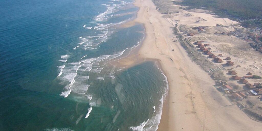 baïnes sur la Cote Sauvage, plage de Bouverie