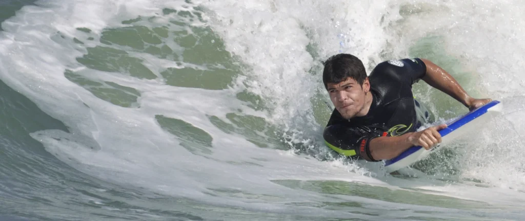 Bodyboard sur une vague Côte Sauvage en Charente Maritime – ESCS La Palmyre Côte Sauvage