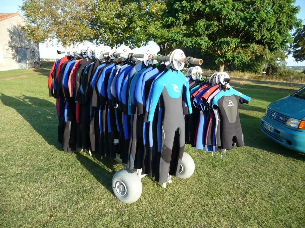 Combinaisons surf equipement ecole Côte Sauvage ESCS – ESCS La Palmyre Côte Sauvage