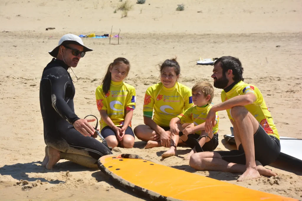 cours-surf-famille-plage-cote-sauvage-escs