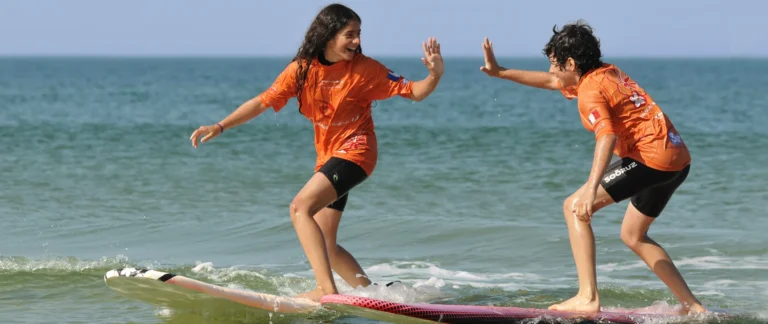 Stage de surf de surf enfants high five Côte Sauvage ESCS – ESCS La Palmyre Côte Sauvage