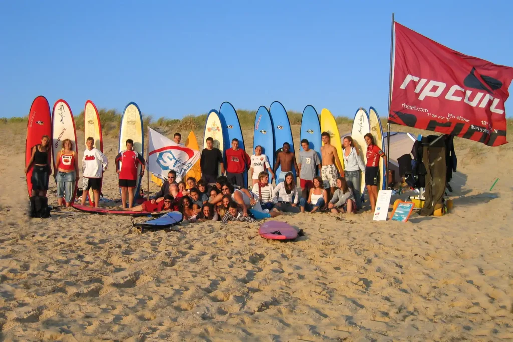 Stage de surf de surf groupe Côte Sauvage photo souvenir plage – ESCS La Palmyre Côte Sauvage